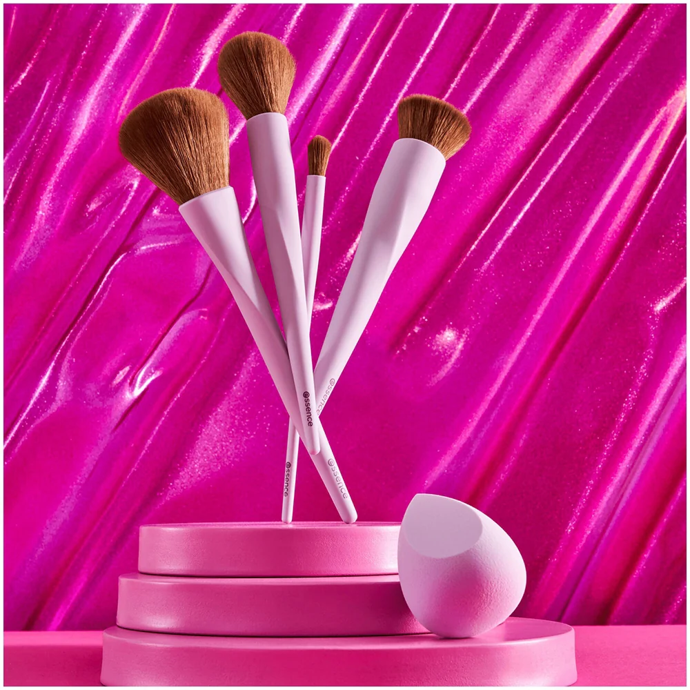 Essence Blush & Highlighter Brush 01 - Image 3