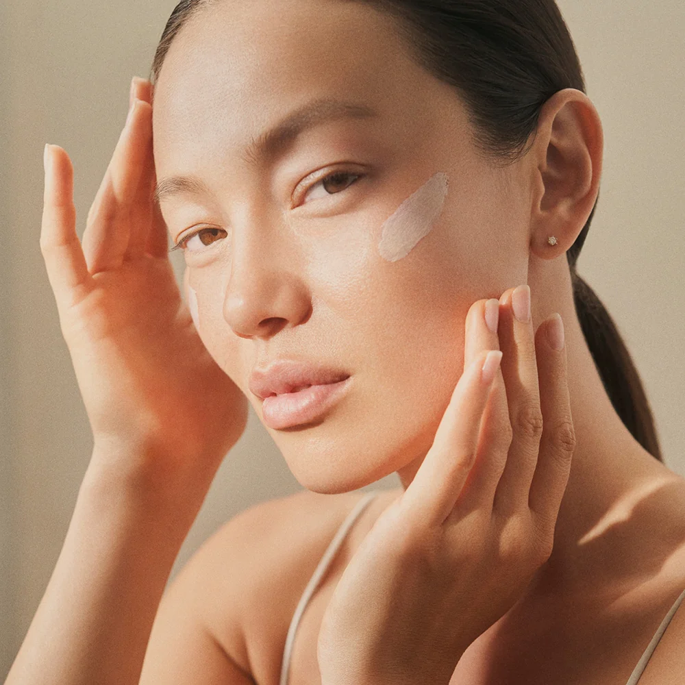 Natura Bissé Diamond Luminous Oil-free Brilliant Sun Protection SPF50 PA+++ - Image 4